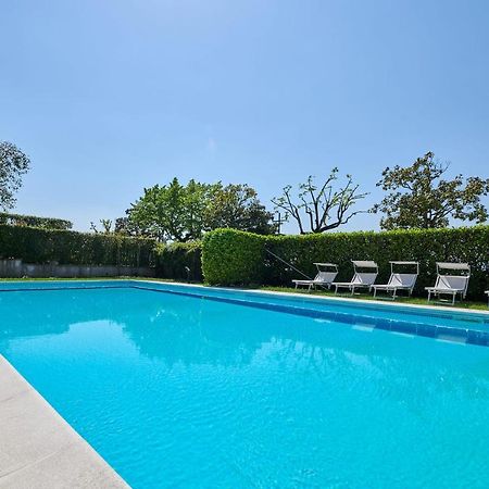 Front Lake Studio With Loft Bed And Pool Bardolino Exterior photo