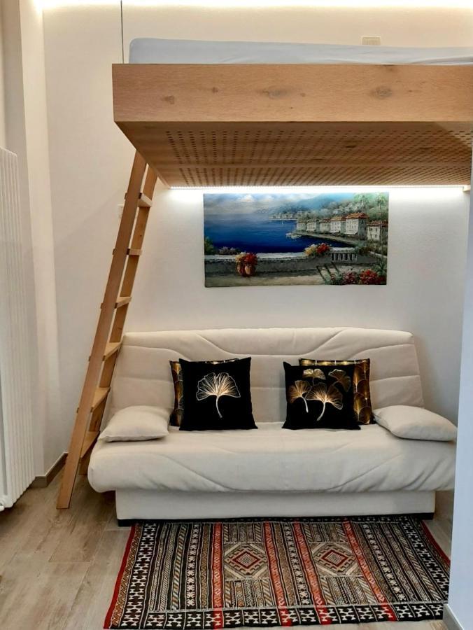 Front Lake Studio With Loft Bed And Pool Bardolino Exterior photo