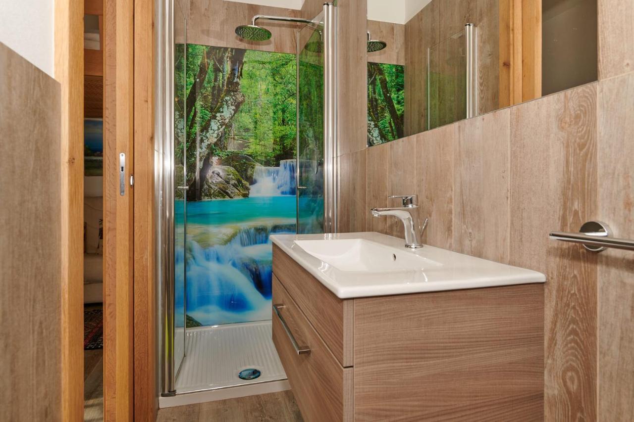 Front Lake Studio With Loft Bed And Pool Bardolino Exterior photo