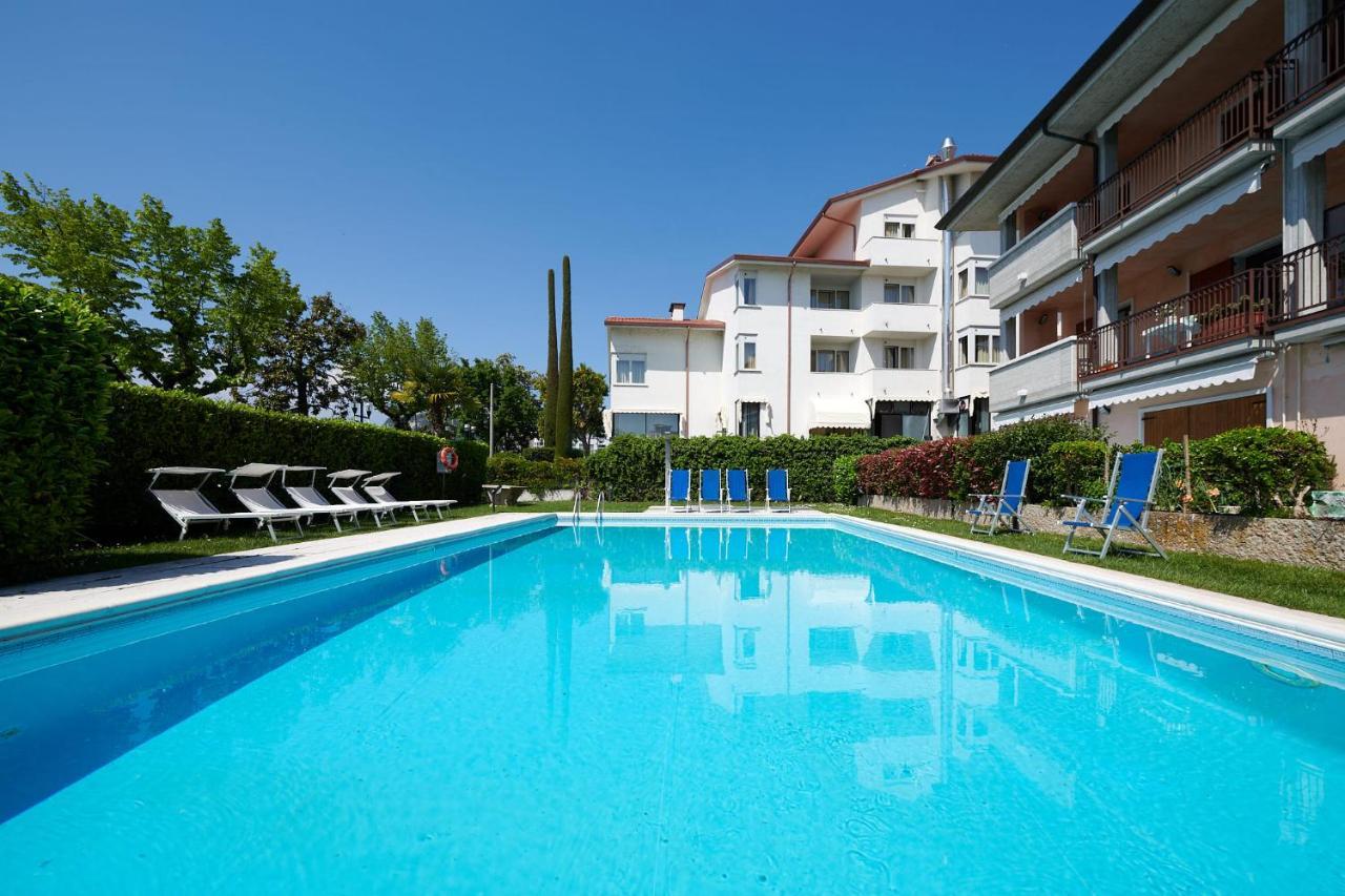 Front Lake Studio With Loft Bed And Pool Bardolino Exterior photo