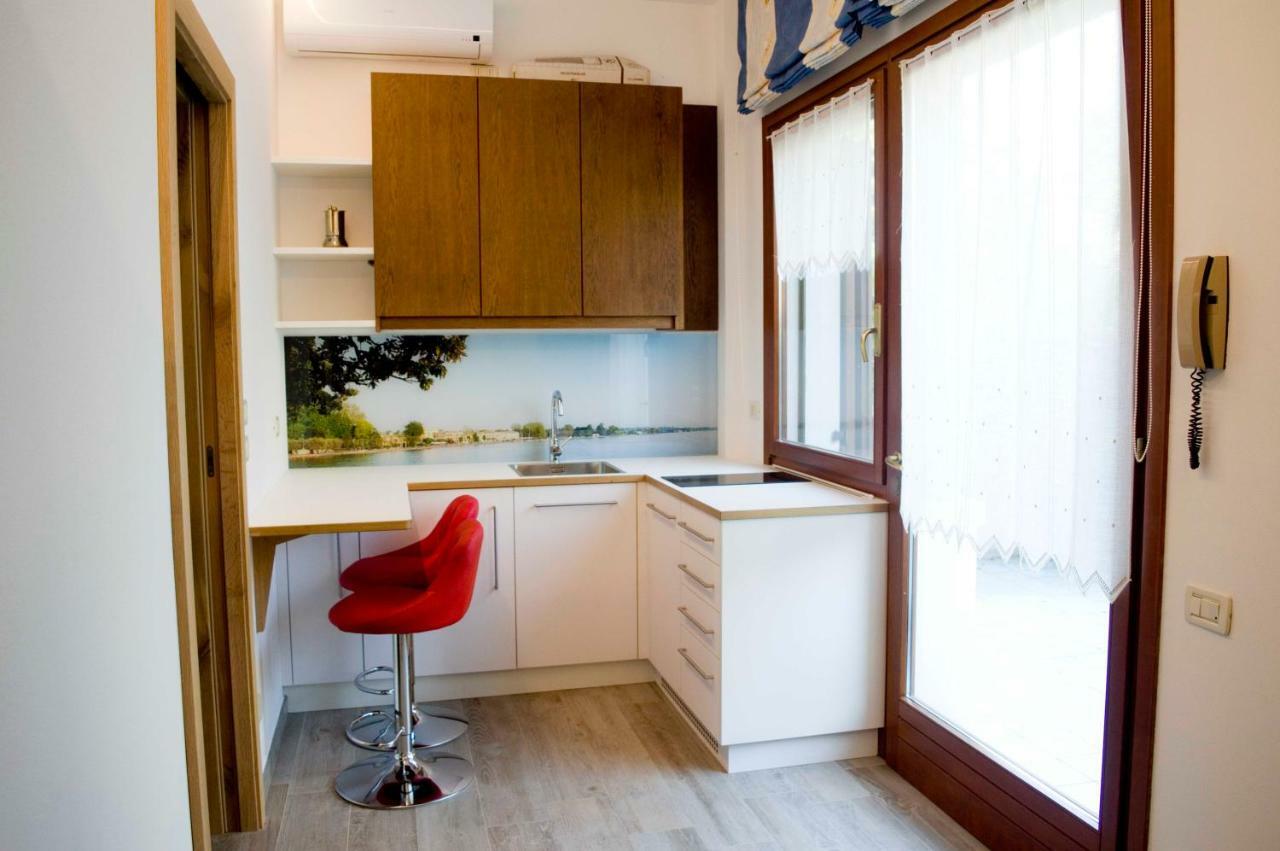 Front Lake Studio With Loft Bed And Pool Bardolino Exterior photo